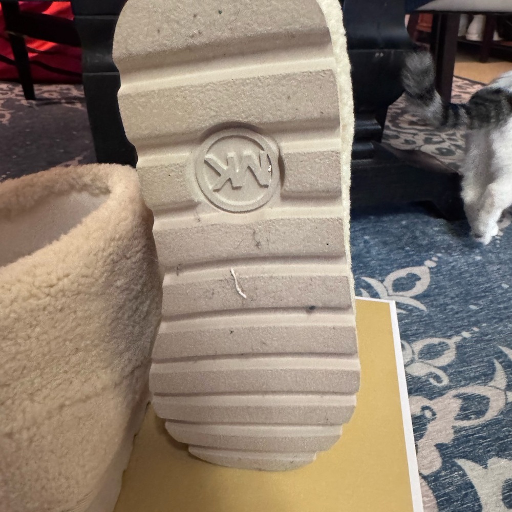 Michael Kors Off-White Shearling Boots - Picture 5 of 13